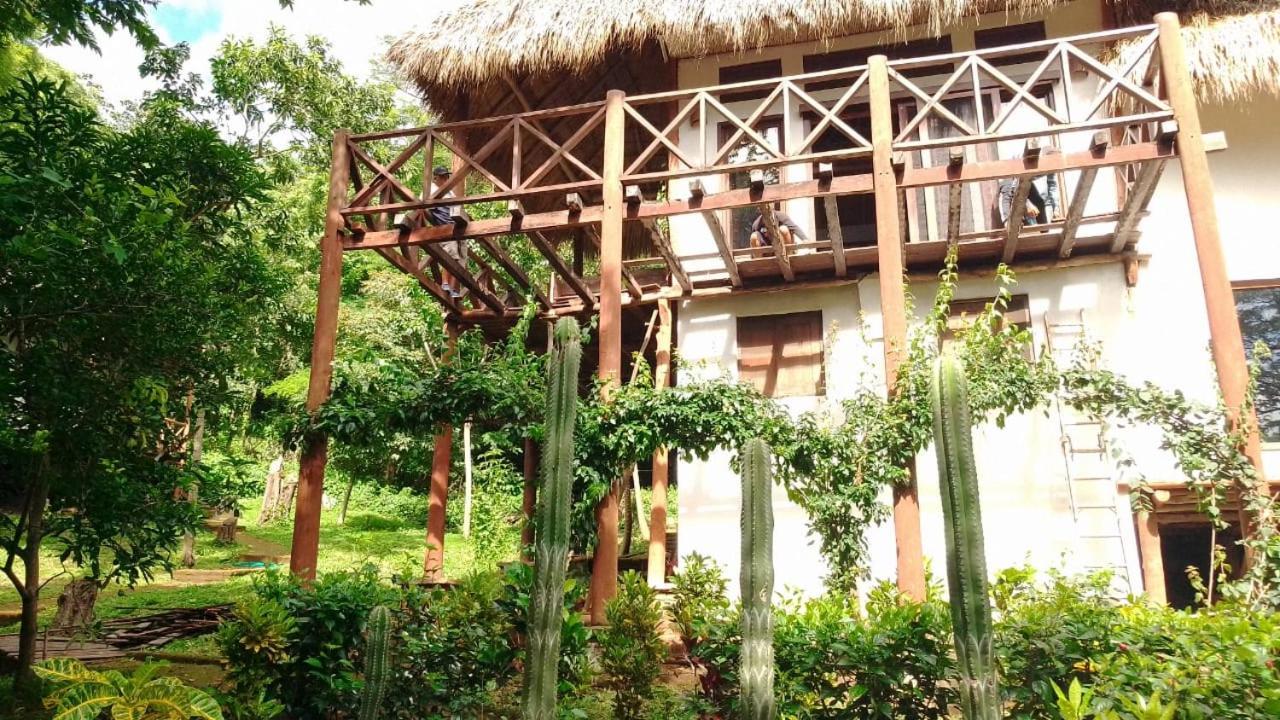 Tuani Ecolodge Tola Exterior foto